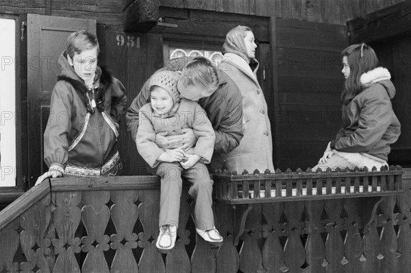 Prince Rainier with his family in Schönried, 1970