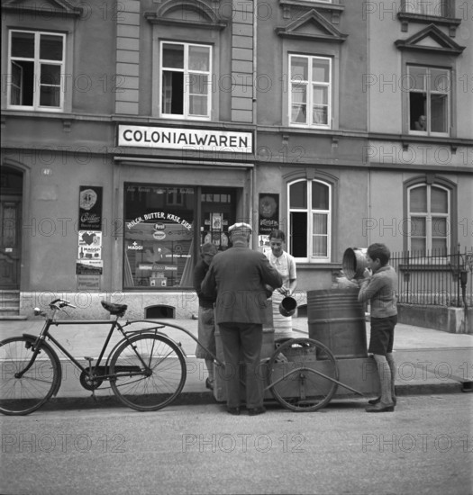 WW2: economy of war; household waste collection