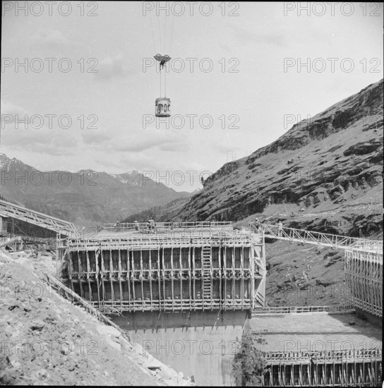 Zervreila dam: building site 1956