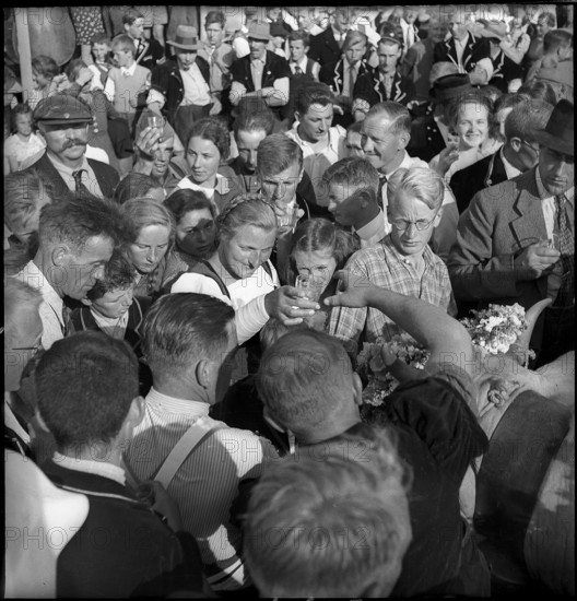 Mountain festival on the Hornberg in Saanenmöser, Switzerland, 1940