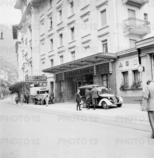 Hotel guests arriving in the Hotel Excelsior, Montreux around 1948