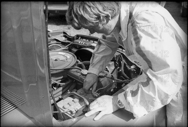 Motor mechanics for a woman, 1974
