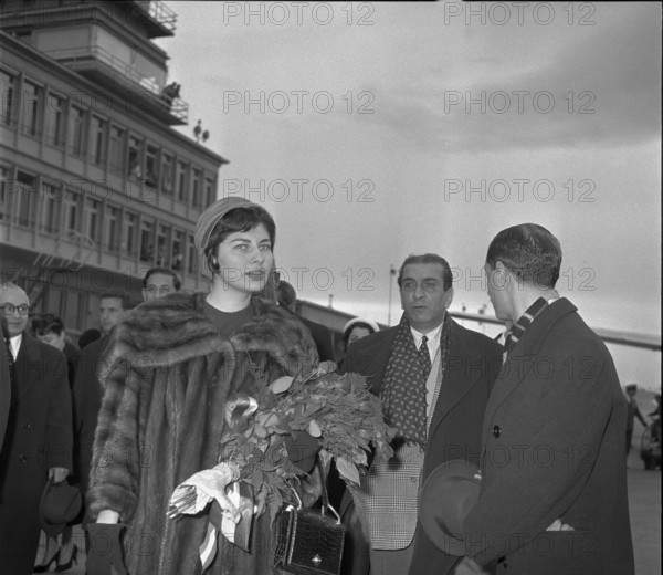 Empress Soraya arrives in Geneva, 1958