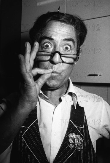 Vico Torriani, singer, cooking, around 1977