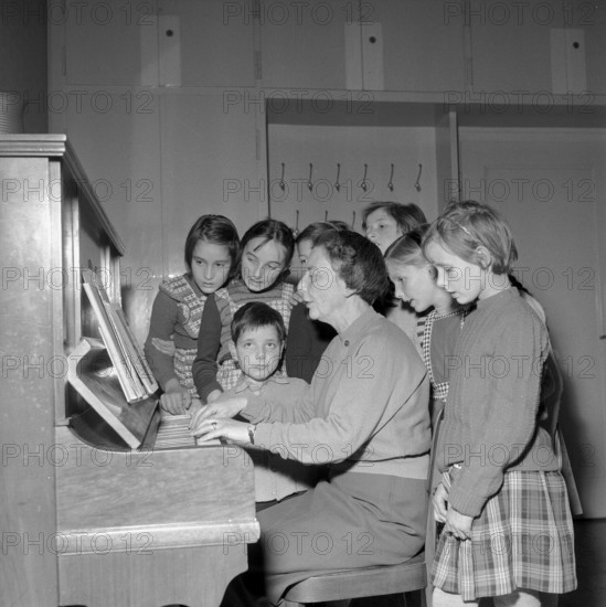 Leisure club operated by miss M. Schumacher, Zurich 1956