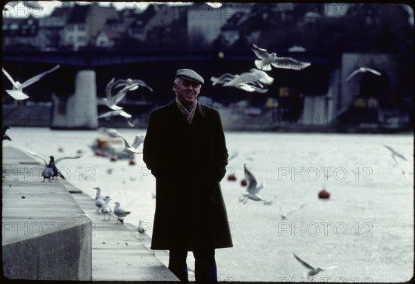 Helmut Hubacher, president of SP Switzerland, promenading along the Rhine 1984
