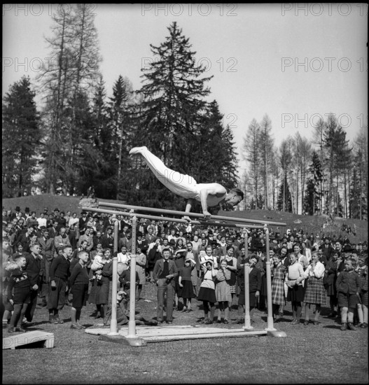 Gymnasts 1945