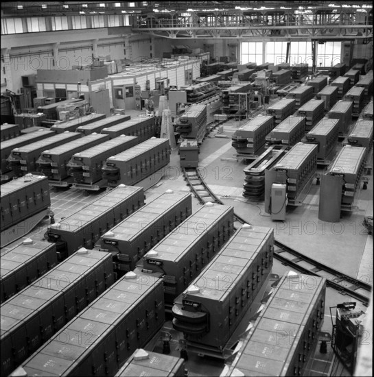 CERN: huge magnets for the cyclotron 1958