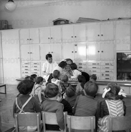 Dental care lesson at Kindergarten Forch, Zurich 1956