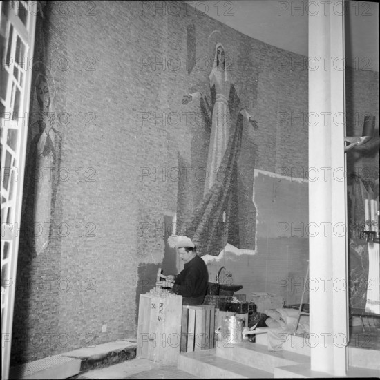 Saint Ursulines convent Sion: Bernard Viglino working on mosaic fresco 1960