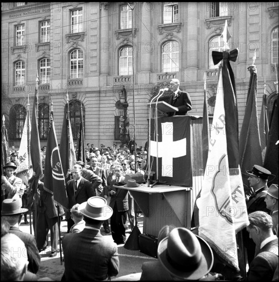 Max Weber speaking at May Day rally in Berne 1958