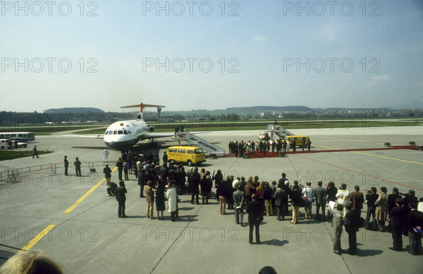 Arrival Elizabeth II, Zurich Airport 1980