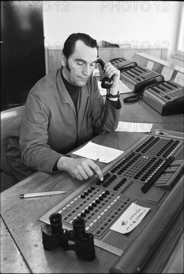 Motorway traffic surveillance by police headquarters Bursins, 1971