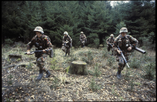 Maneuver FAK-04 Knacknuss, armed troops 1979