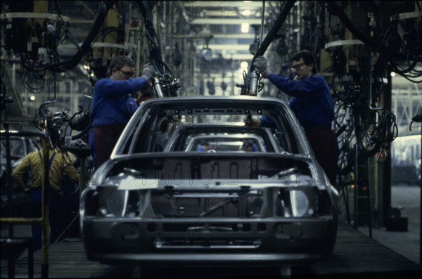 Production line at Ford Europe 1981