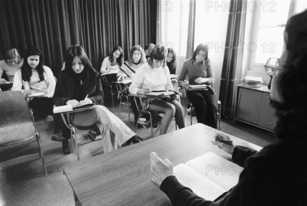 Class at girls' high school Villeneuve, 1971