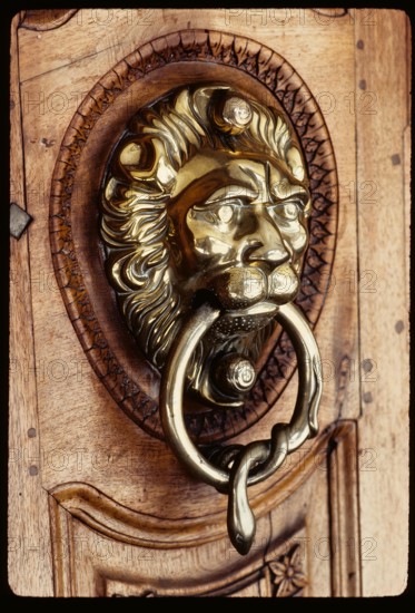Antique door knocker, Wil 1984