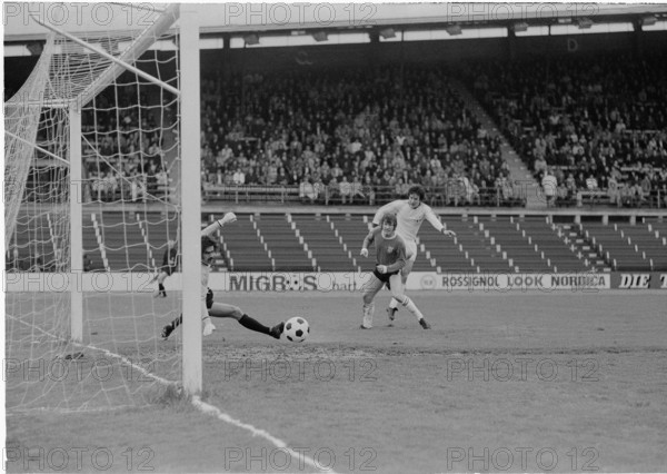 NLA 1973/74: FC St. Gallen - FC Zurich; Keeper Schuepp