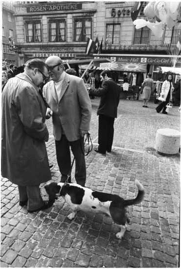Street scene at the Martini market in the old town of Zurich 1972