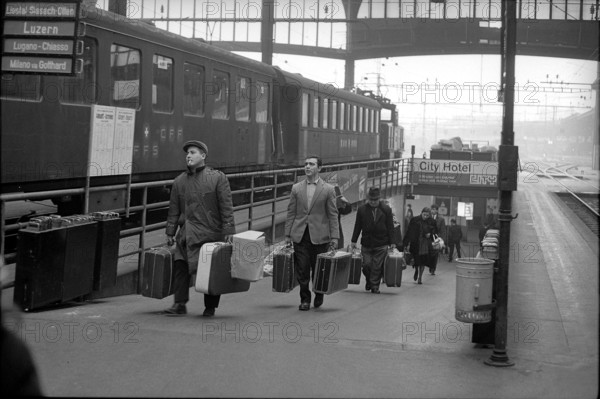 SBB provides special trains for the guest workers: until the 31st of December 727 extra trains will have been mobilized