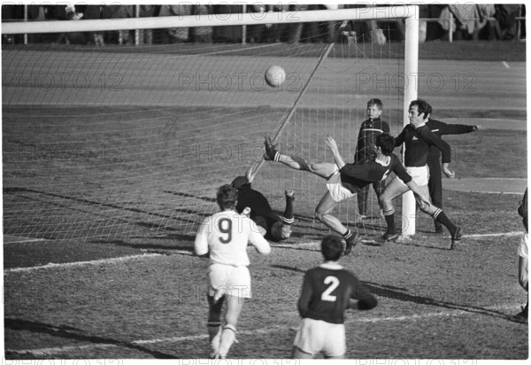 NLA 1968/69: FC Zurich - Servette FC; Keeper Barlie