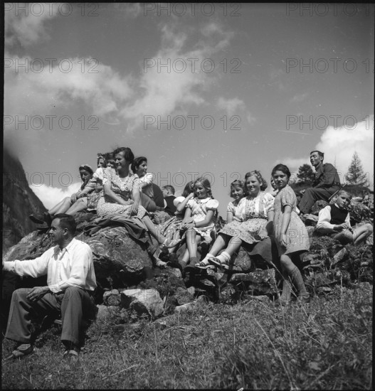 Villagers at the Gasternpredigt, sermon in the Gastern valley, 1941