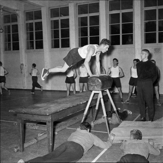 Gymnastics, infantry recruit training, Losone 1956