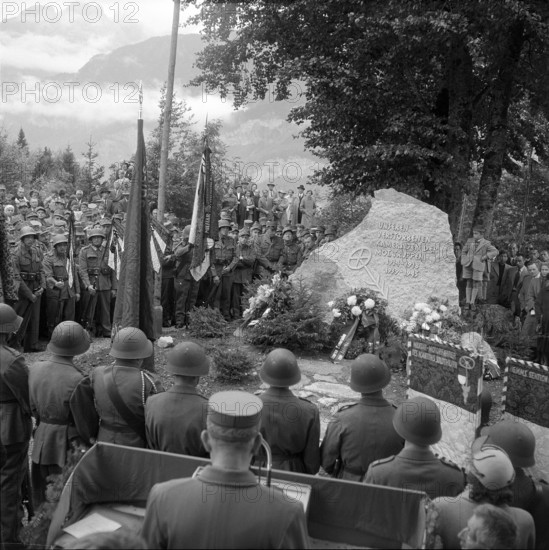 Soldiers' memorial of motor vehicle troops, Brünig 1953