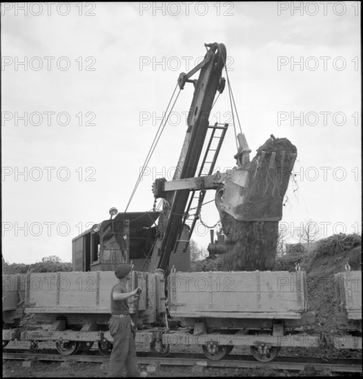Shovel bucket excavator 1958