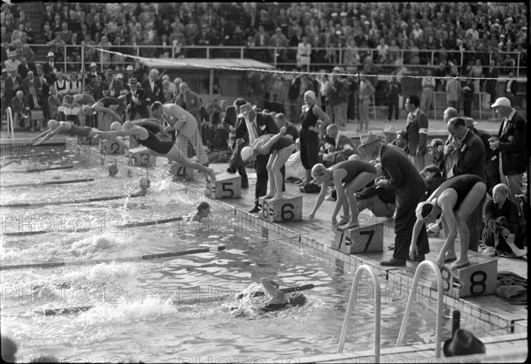 Olympic Games Helsinki 1952: 4x100m ladies, first swap