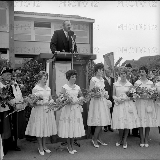 Hans Schaffner giving an address; 1961