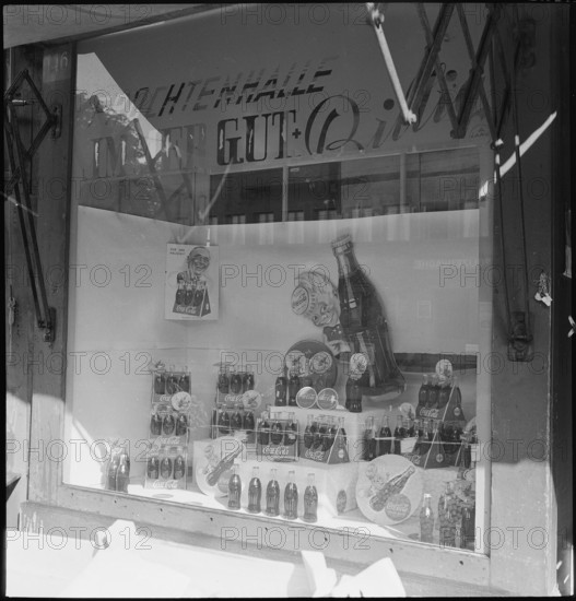 Coca-Cola, product advertising, shop window; 1952