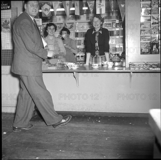 Bar in transit hall of Zurich airport 1953