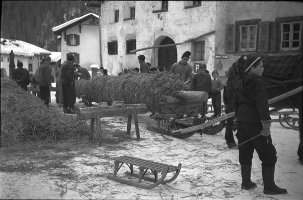 Preparations of the burning of Hom Strom in Scuol, 1959