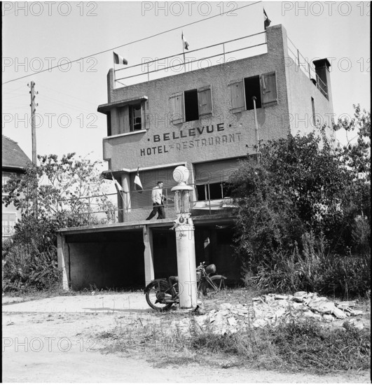 WW 2: Hotel Restaurant Bellevue in St. Julien, 1944