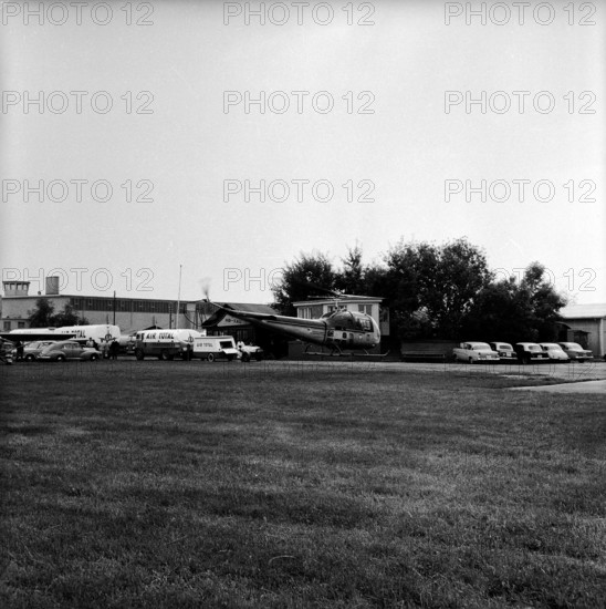 Glacier pilot Hermann Geiger landing in Kloten, 1960