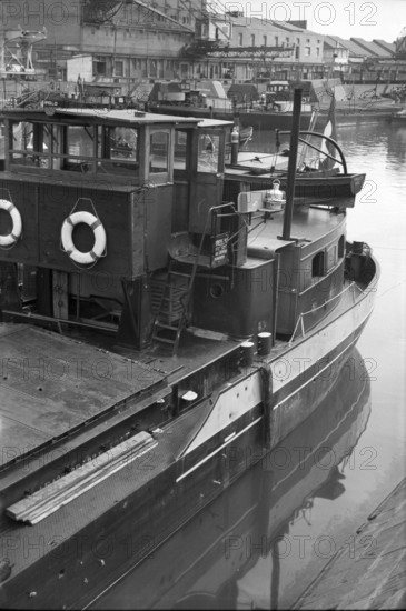 WW 2: American fighter attacked barges on the Rhine, Basel 1944