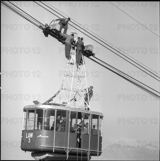 Rescue exercise cableway Arosa-Weisshorn 1959
