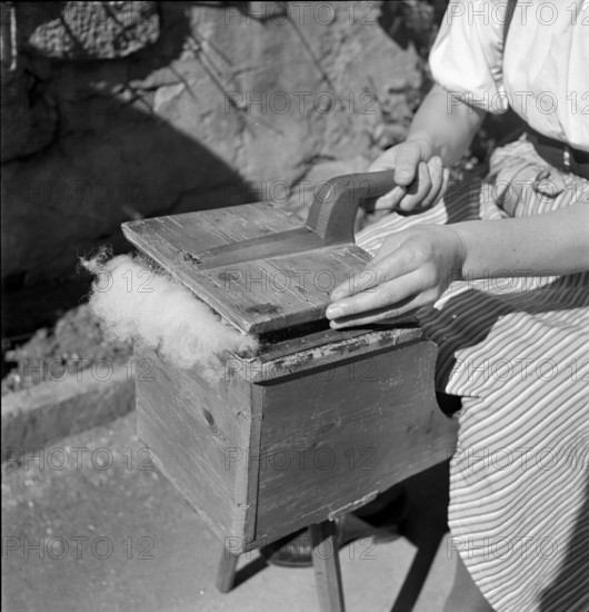 Carding wool, 1941