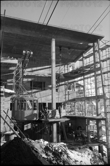 Assembling a cableway cabin, 1964