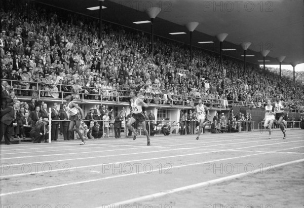 Olympic Games Helsinki 1952: 1. Rhoden, 2. McKenley, 3. Matson; 400m