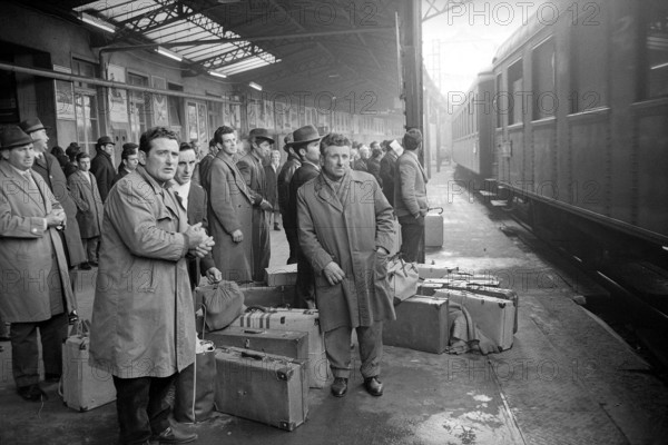 SBB provides special trains for the guest workers: until the 31st of December 727 extra trains will have been mobilized