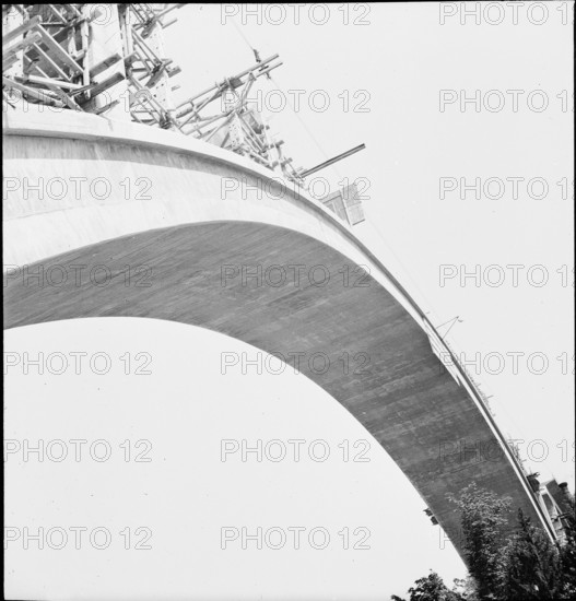 The railway bridge under construction, Berne 1939
