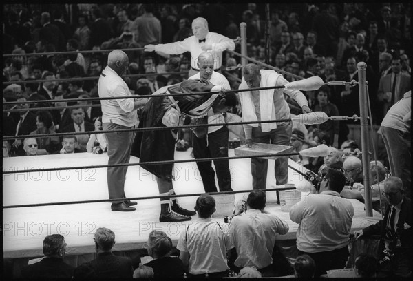 WC fight Muhammad Ali, born Cassius Marcellus Clay Jr. versus Ernie Terrell, Houston 1967