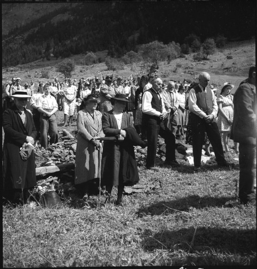 Prayer during Gasternpredigt, sermon in the Gastern valley, 1941