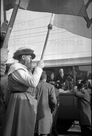 Ludwig von Moos, newly elected federal president visiting Sachseln; 1963