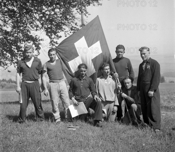 Participants of a leader course of volunteer pre-instruction which is the forerunner to the organization Jugend und Sport created later.
