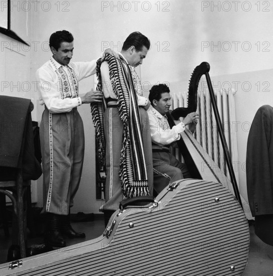 The Paraguayans, 1957
