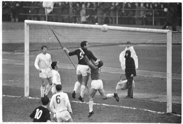 NLA 1968/69: FC Zurich - FC Lugano; Keeper Karl Grob