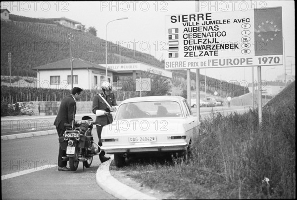 Police patrol in the canton of Valais, 1971